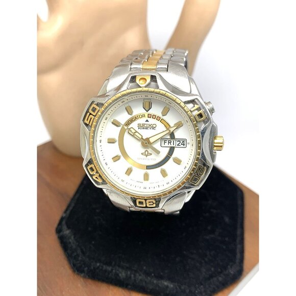 Seiko Men's Watch 5M43-0A39 Sports 100 Kinetic Day Date Two Tone Steel 40mm - Picture 1 of 15